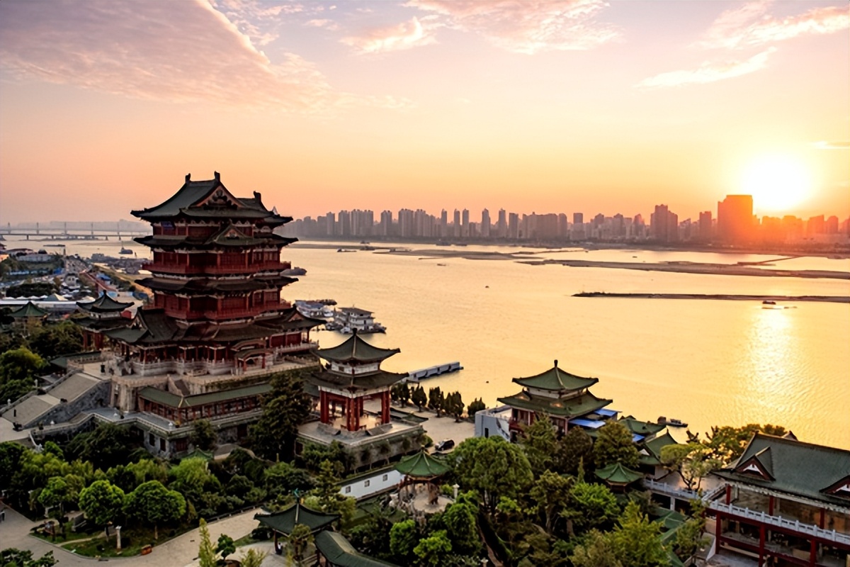 唐代才子白嫖别人一顿饭，用一首诗和一篇文章，让一座楼火了千年