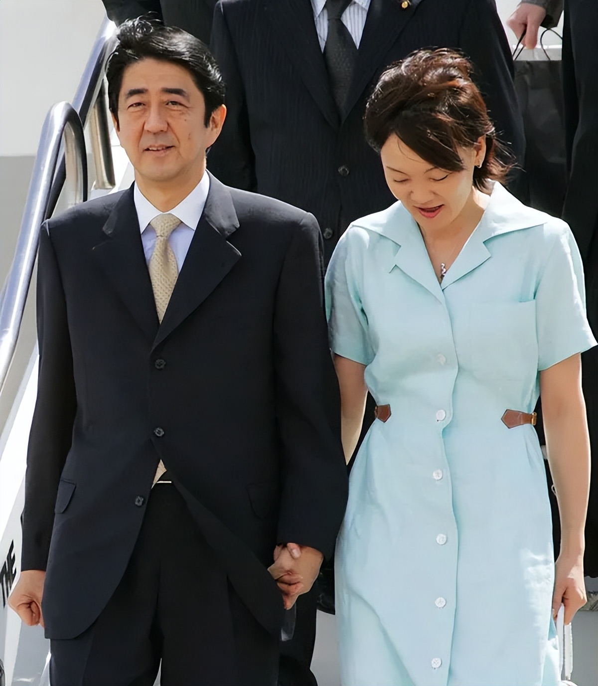 日本前首相安倍晋三演讲时被枪杀,安倍晋三演讲时胸部中枪死亡