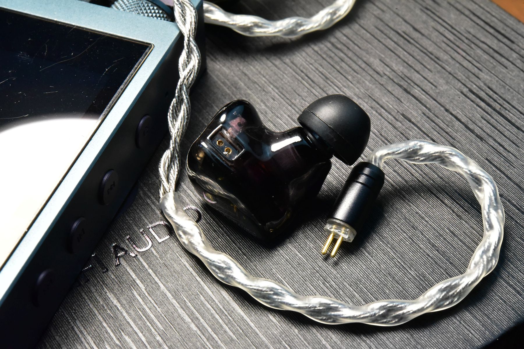 像河南菜一样做耳机!出自广西人之手的LZAX圈铁静瓷9单元试听