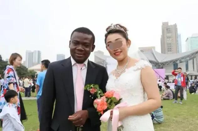 女孩跟黑人交往，甚至结婚你赞成么？