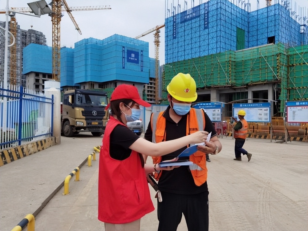 社区开展爱眼助残爱心义诊活动,爱心义诊进工地关爱城市建设者
