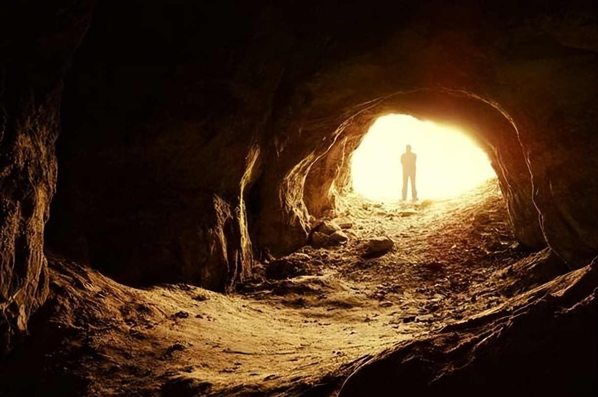 女子洞穴生活数百天回归,女子70米洞穴生活500天