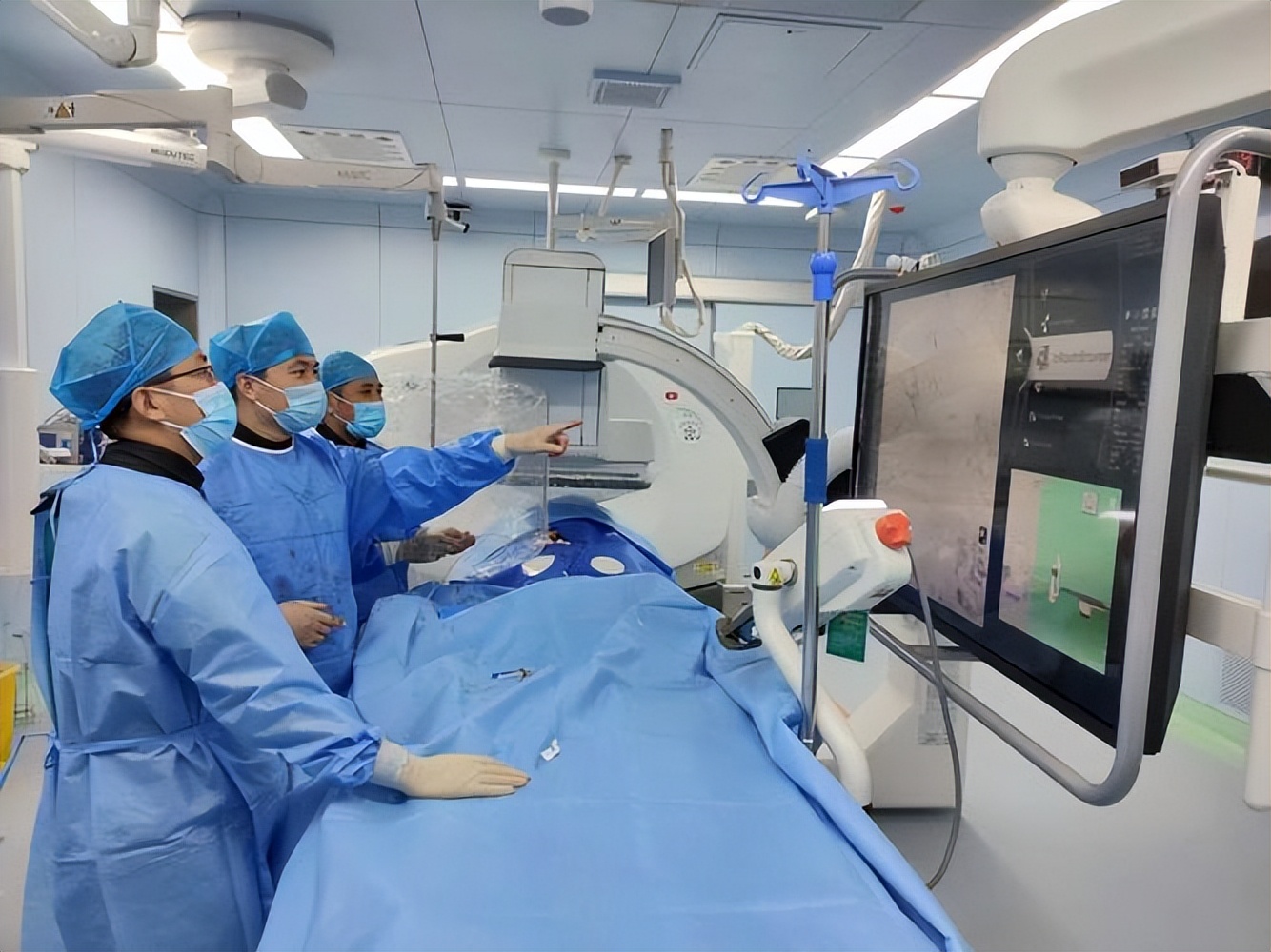 八十岁老人肝癌可以手术风险大吗,肝癌扩散怎么治疗治疗方案是什么