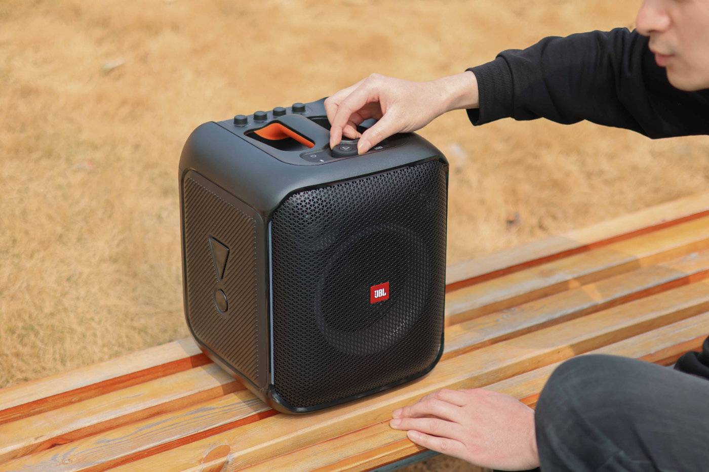 双无线话筒大功率蓝牙音响,jbl户外音箱710对比评测
