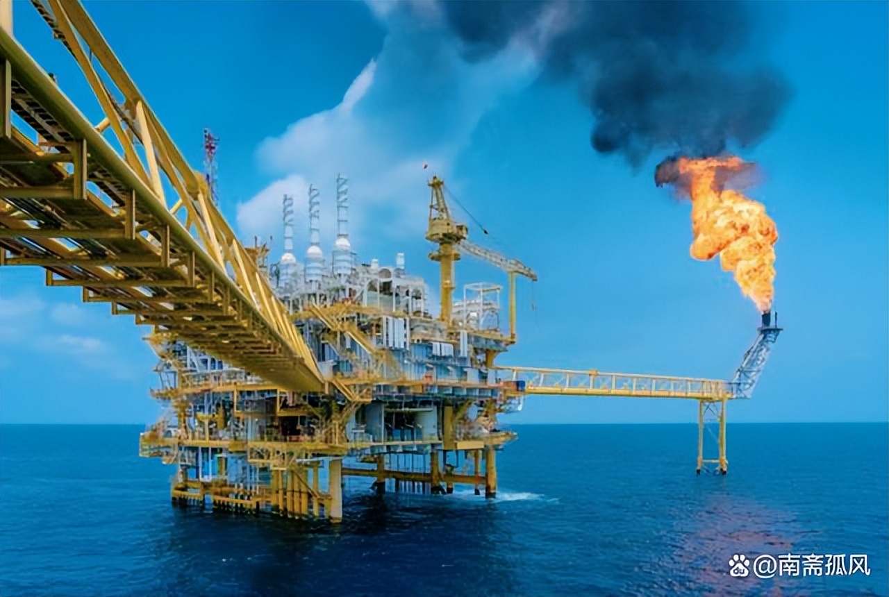 油田管道喷火怎么回事,石油开采为啥有个管子老冒火