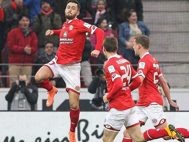 德甲美因茨2-0rb莱比锡,美因茨对战法兰克福足球比赛