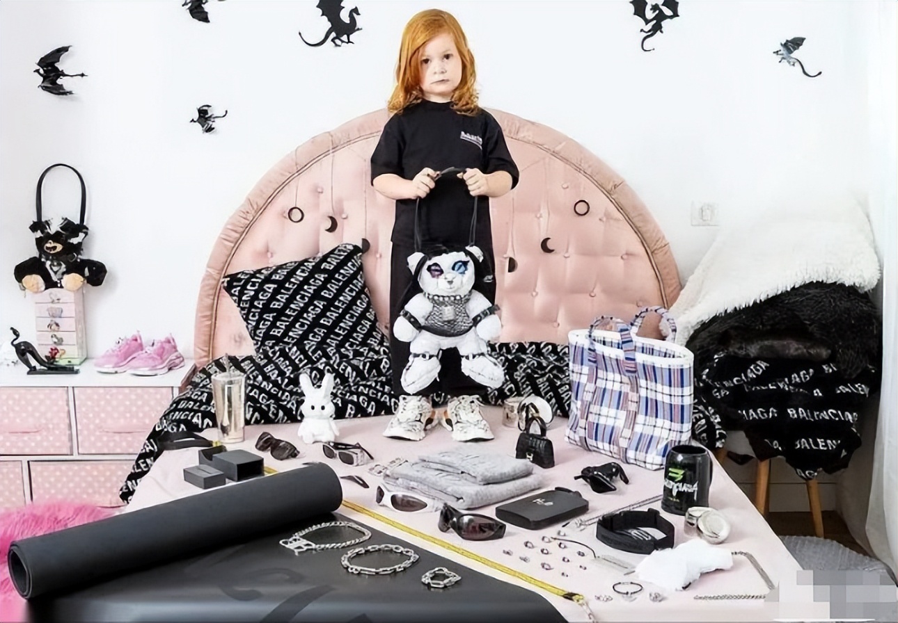 继江南布衣后，巴黎世家再现不雅“童模”：成年人都没眼看