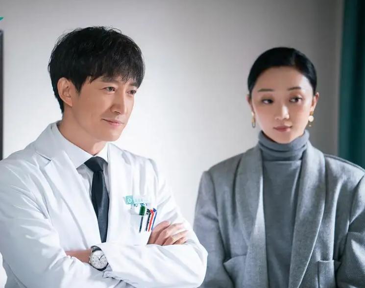 王阳新剧被李兰迪亲的反应,王阳和李兰迪演父女片段