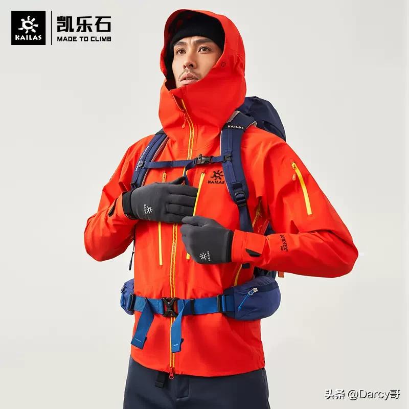 加拿大鹅北面始祖鸟,北面和始祖鸟哪个更有性价比