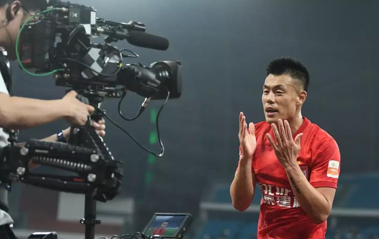 马宁到底有没有误判中超积分榜,2018中超联赛马宁