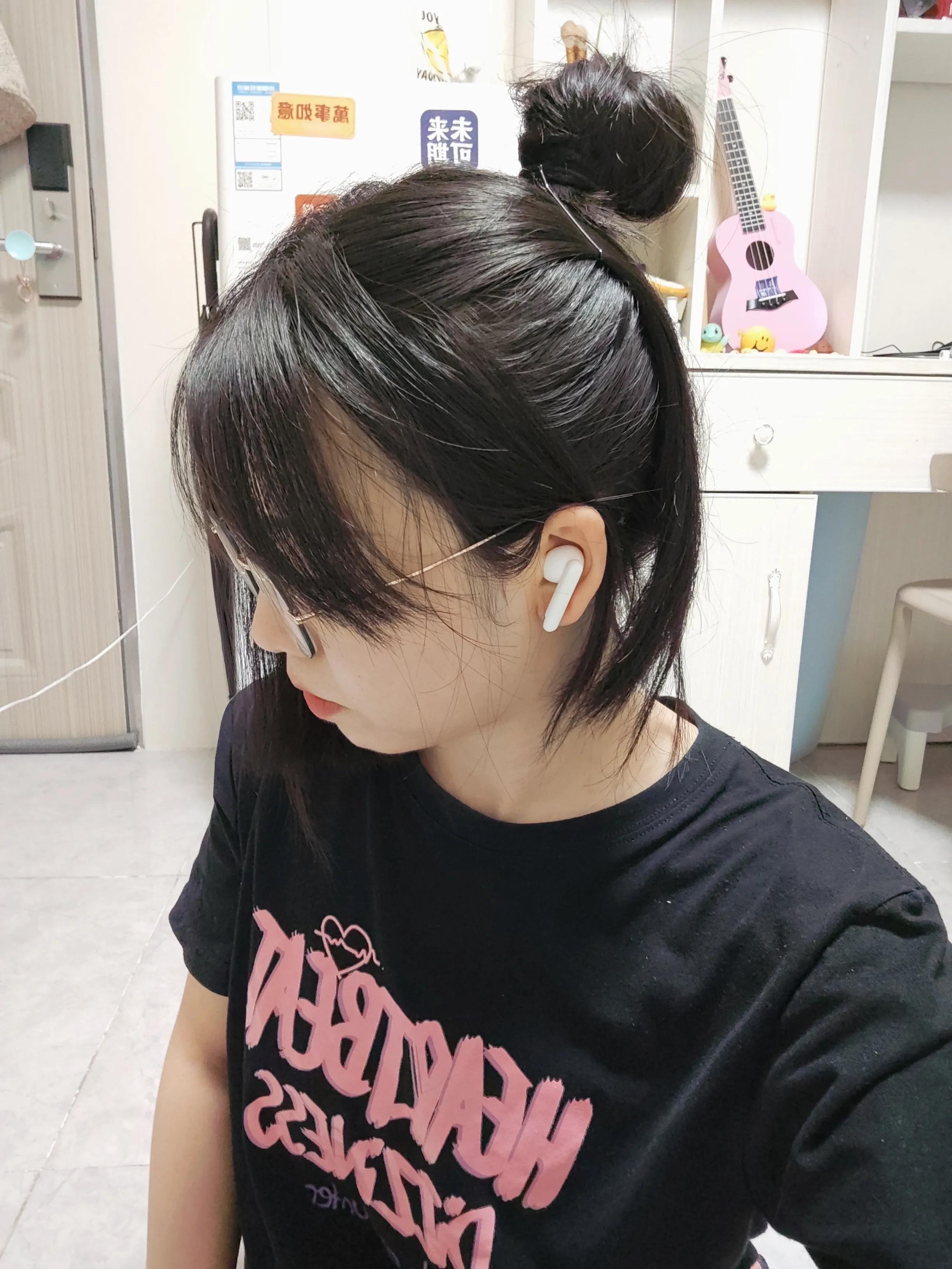 适合圆脸的高颅顶丸子头,夏季凉爽发型中长发丸子头