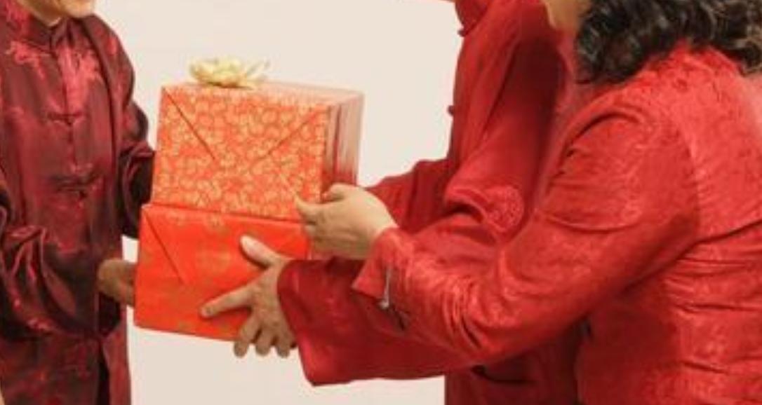 男子因夫妻生活不和谐，便盯上了自己的小姨子，姐姐做法大快人心