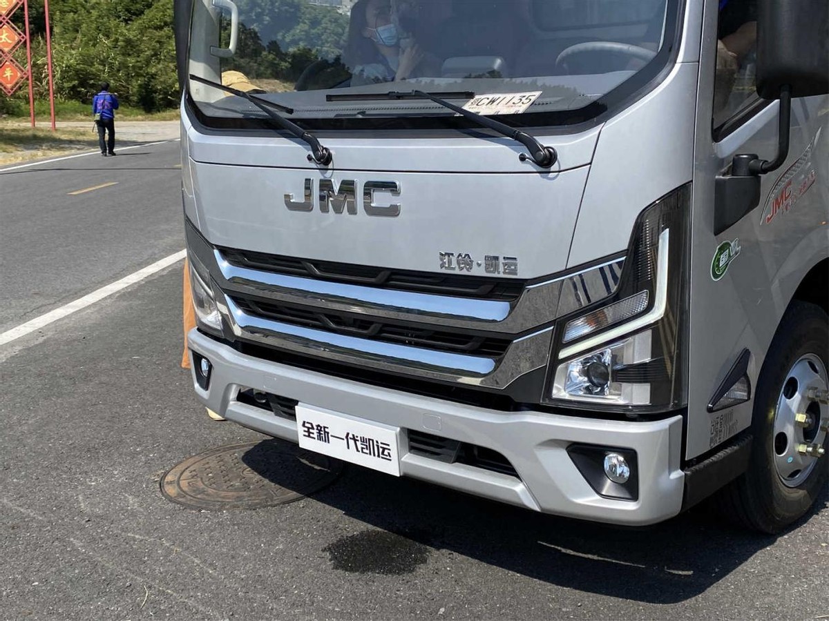 更轻更省，试驾江铃全新凯运，标杆级轻卡到底强在哪里？