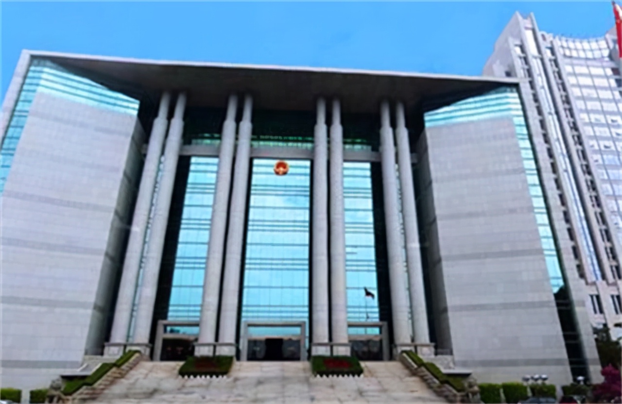 2009年，女毒贩为爱拒供黑人男友，被判死刑后哭着向父母表示忏悔