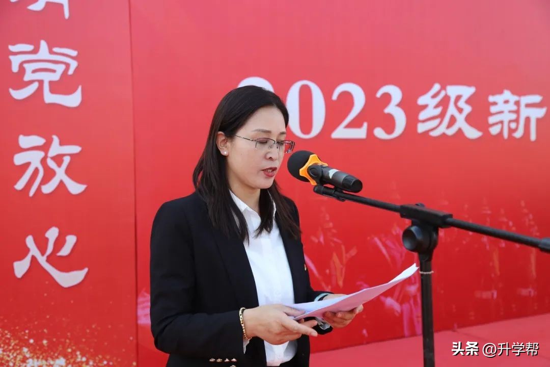 银川能源学院2020级新生军训男,宁夏银川能源学院军训