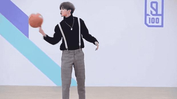 一个神贴预言出来的“LJH梗”，讽刺了互联网烂梗的诞生过程