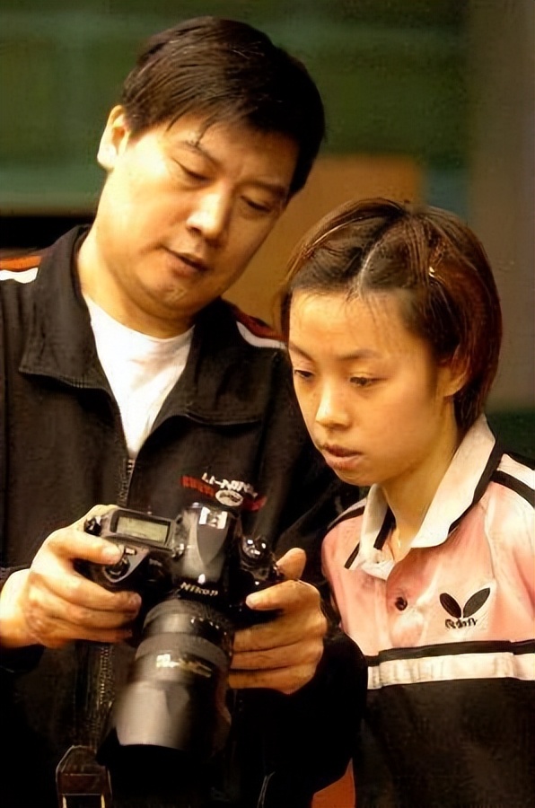 她是世界女乒第一人,大20岁老公与袁立同居12年,转身把她宠上天