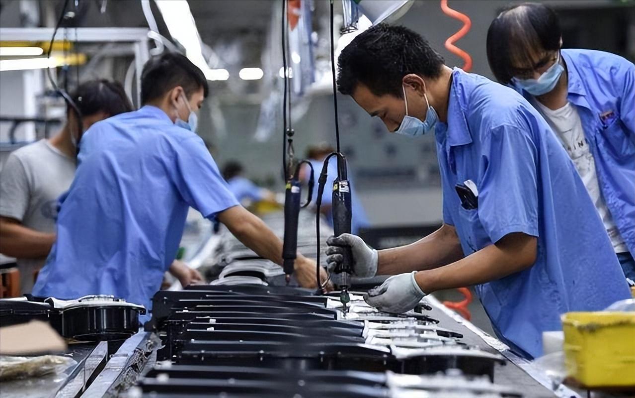 中国到底是用工荒还是岗位紧缺,我国三大行业出现用工荒月薪过万