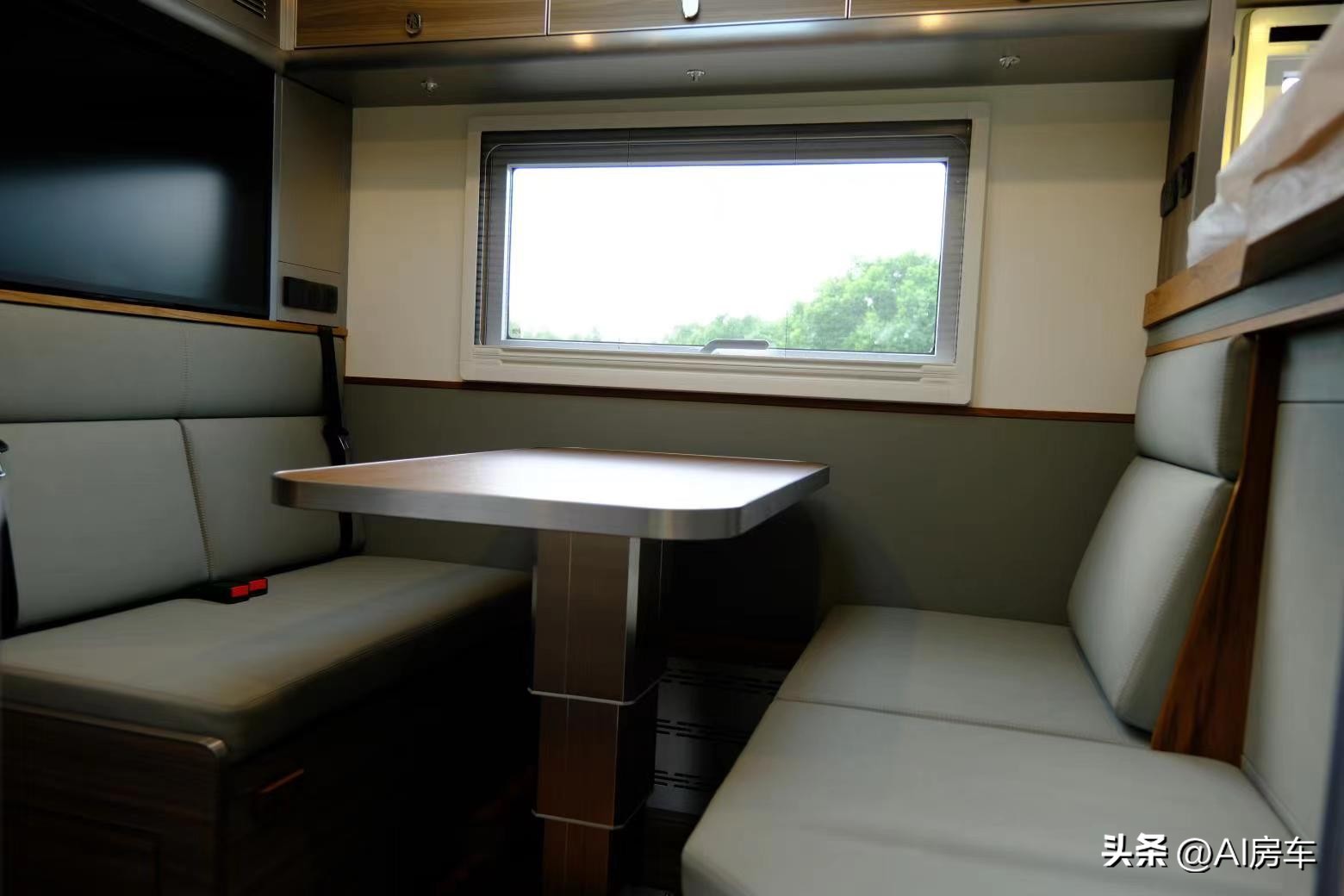 非常少见的阿莫迪罗福特f550房车,f550锐行者越野房车户外旅游视频