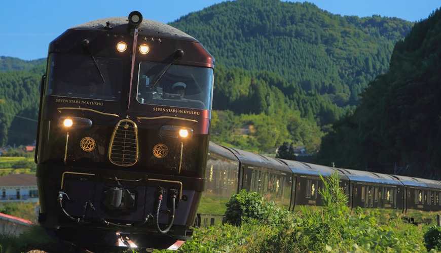 搭乘火车游日本,日本豪华观光列车