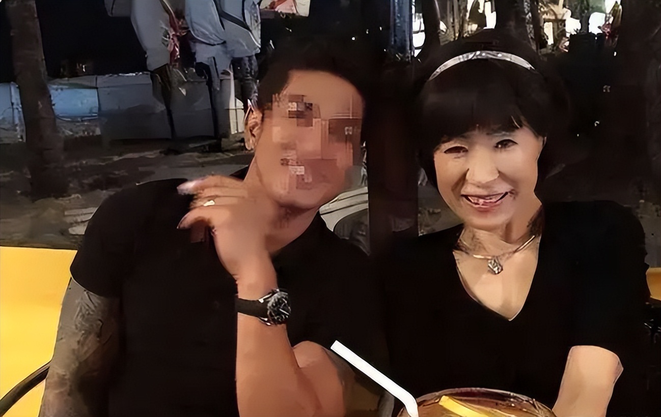 50岁大妈谎称自己32岁骗小伙11万,63岁日本大妈诈骗27亿