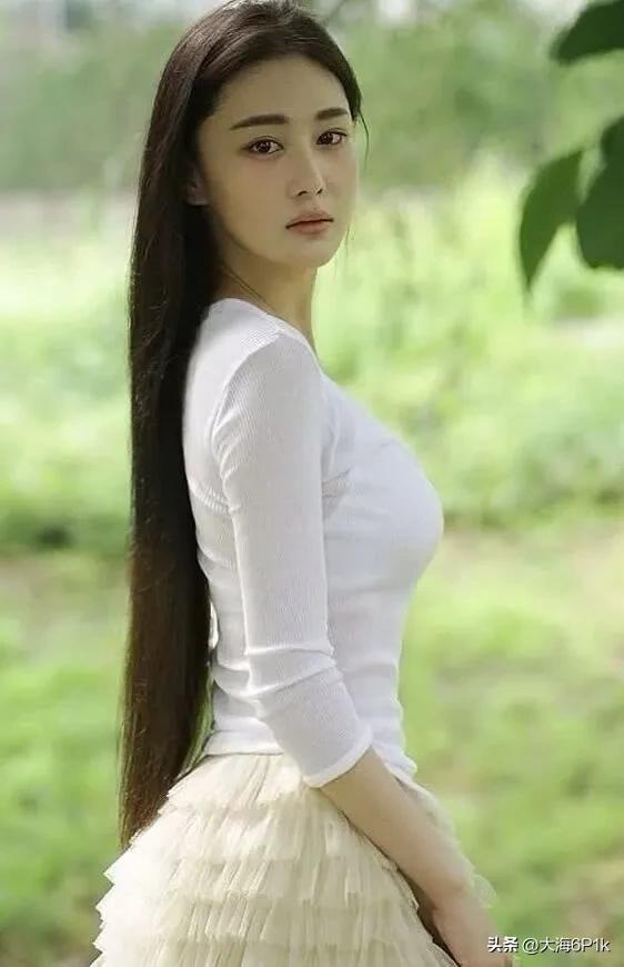 张馨予惊艳写真照穿越火线,张馨予惊艳写真照封神英雄榜