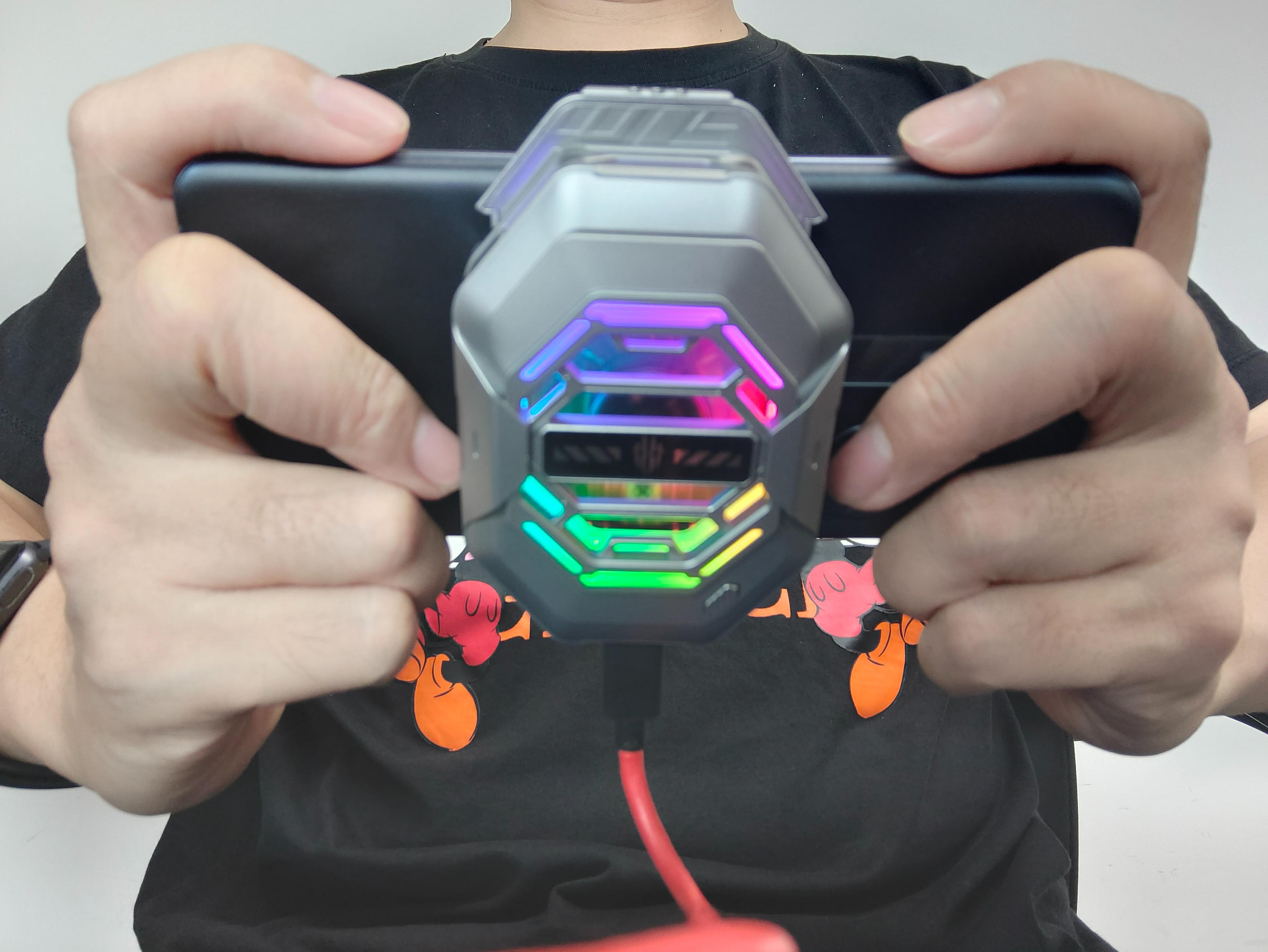 手机游戏散热背夹测评,游戏手机配散热背夹极限测试