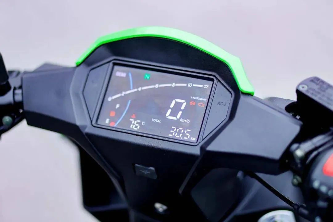 嘉陵新款冒险弯梁首次曝光,嘉陵svr180时尚版