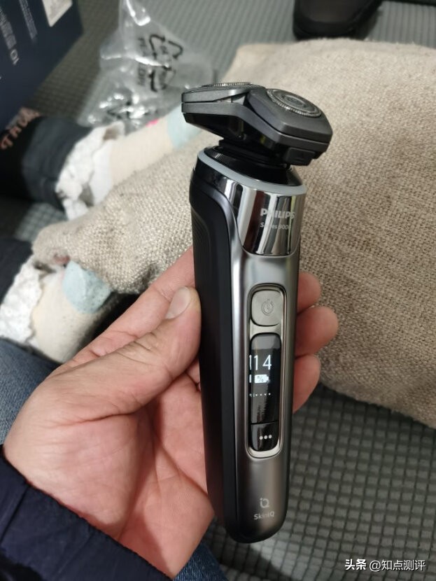 飞利浦s9936剃须刀全身水洗,飞利浦剃须刀sp9863和s9936哪个好