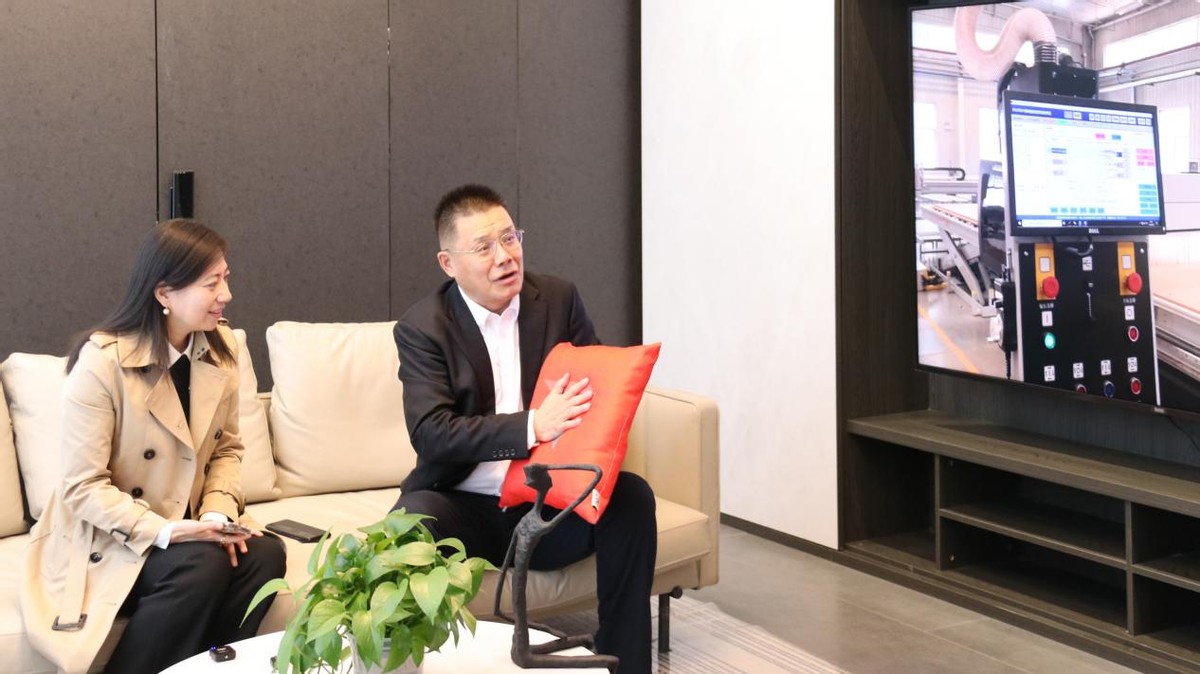 灞呯劧涔嬪寮哄己鑱斿悎,寮哄己鑱斿悎灞呯劧涔嬪