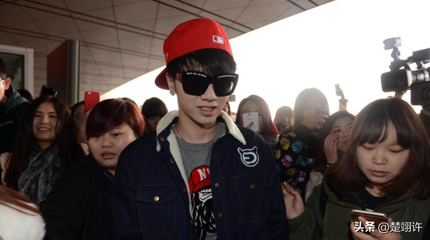 华语乐坛永远的神华晨宇无字歌,华晨宇唱歌太投入网友评论像抽筋