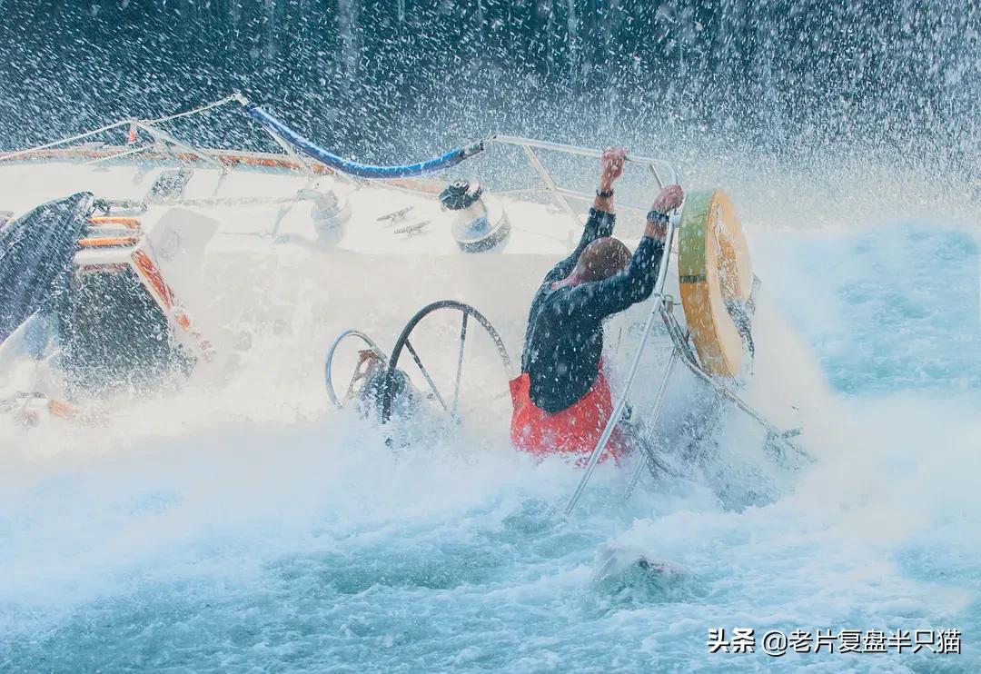 深海电影细思极恐细节,潜入海底一万米深海恐惧症
