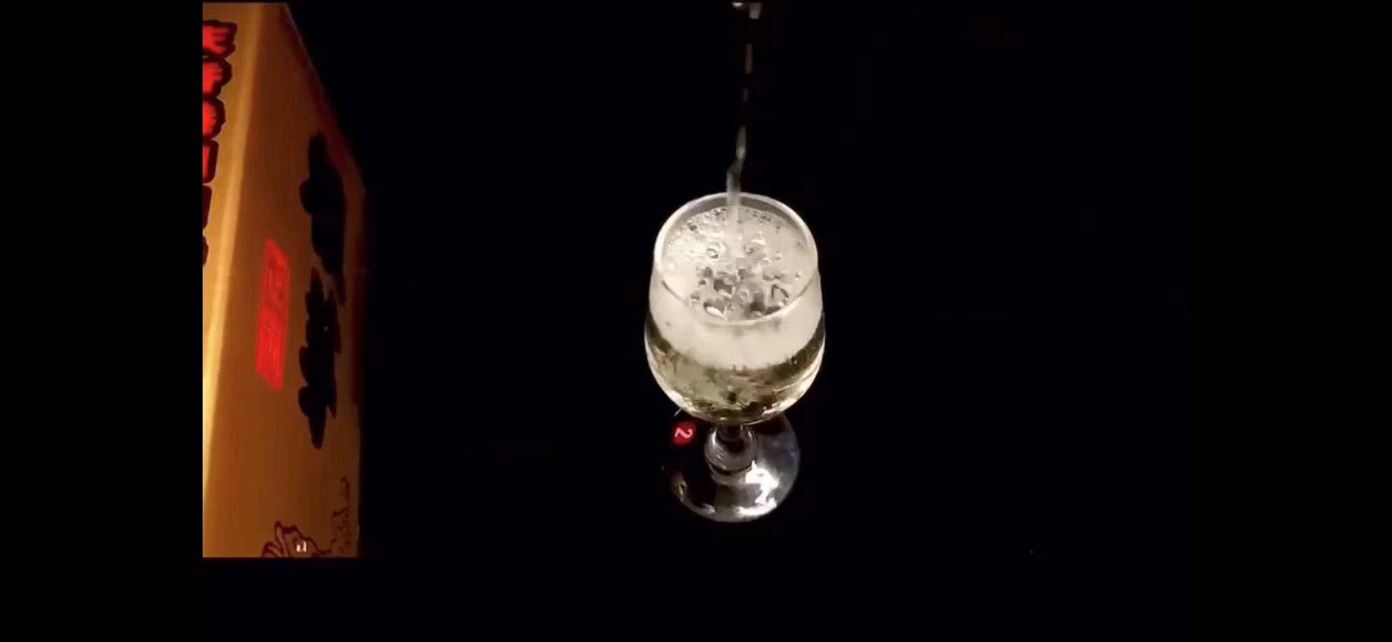 赖茅97香港回归特制酒是什么型,97年赖茅香港回归特制多少钱一瓶