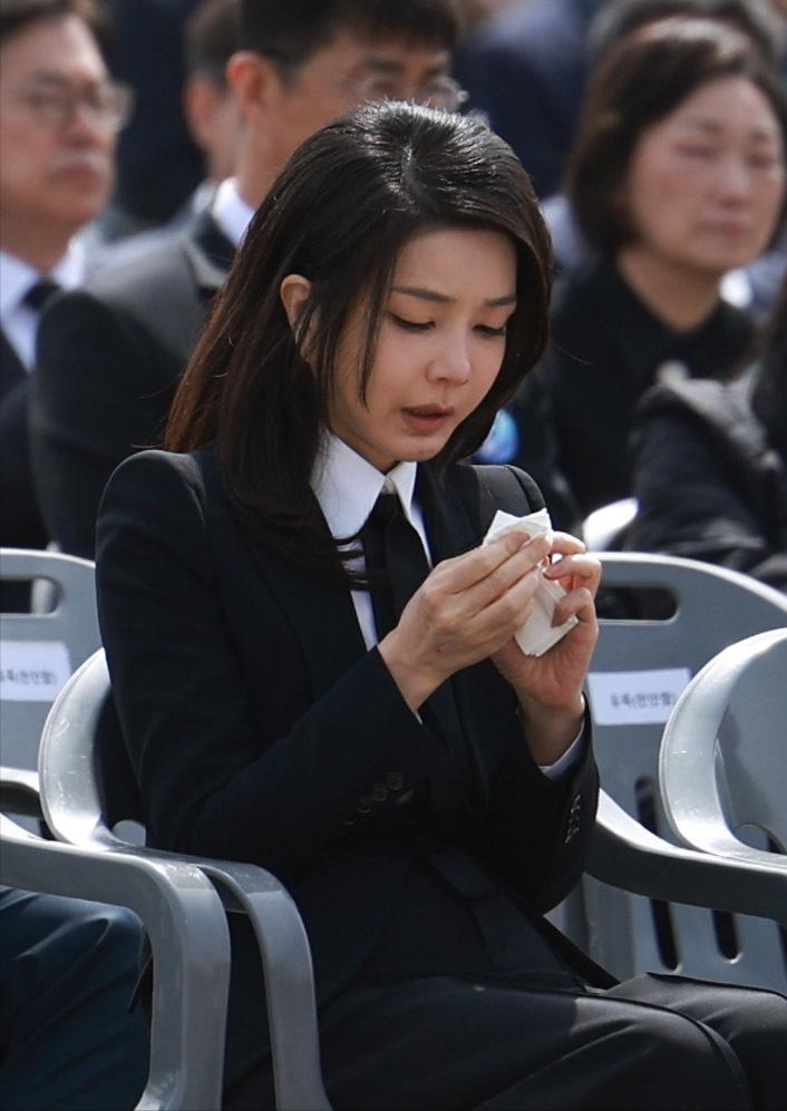 韩第一夫人,韩第一夫人罕见亮相