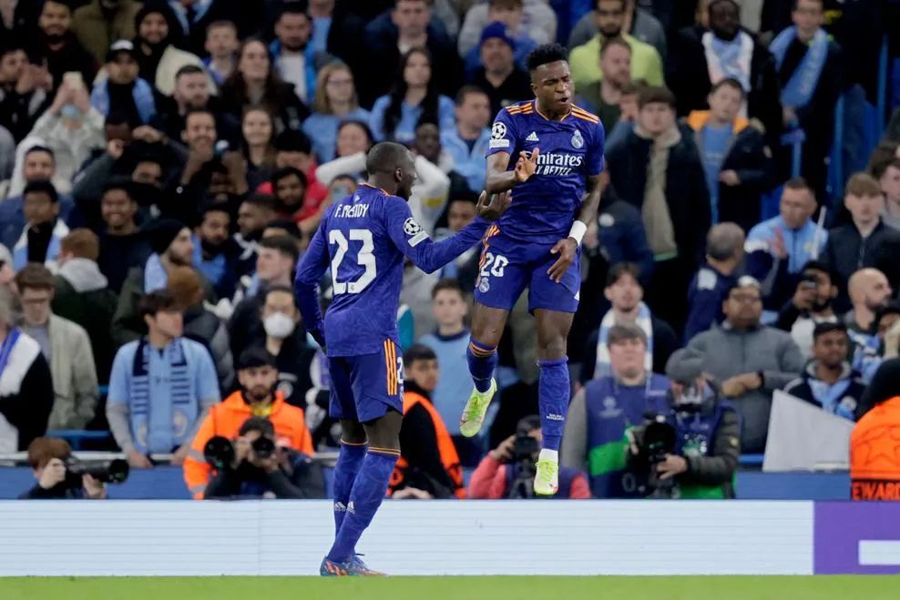 欧冠疯狂36分钟4球对飙,本泽马欧冠逆转曼城