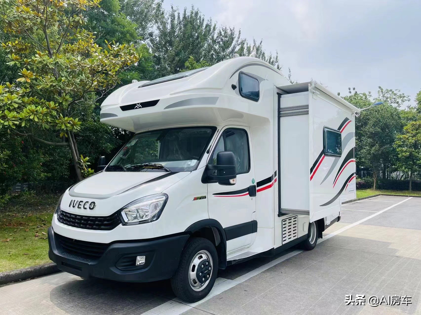 800w太阳能能充48v电池吗,续航500公里的太阳能房车