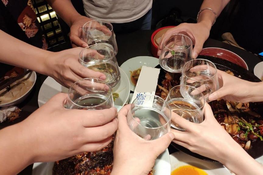 酒桌上敬酒技巧书籍,酒桌上的敬酒的技巧