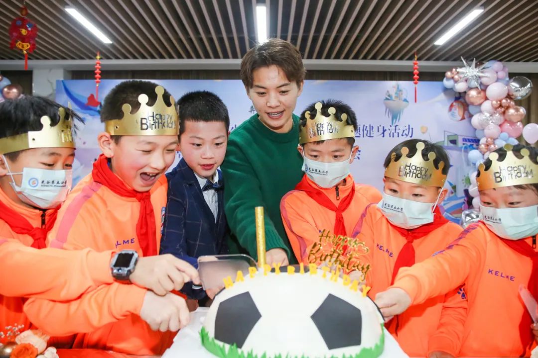 王霜人大代表,王霜当选党代表