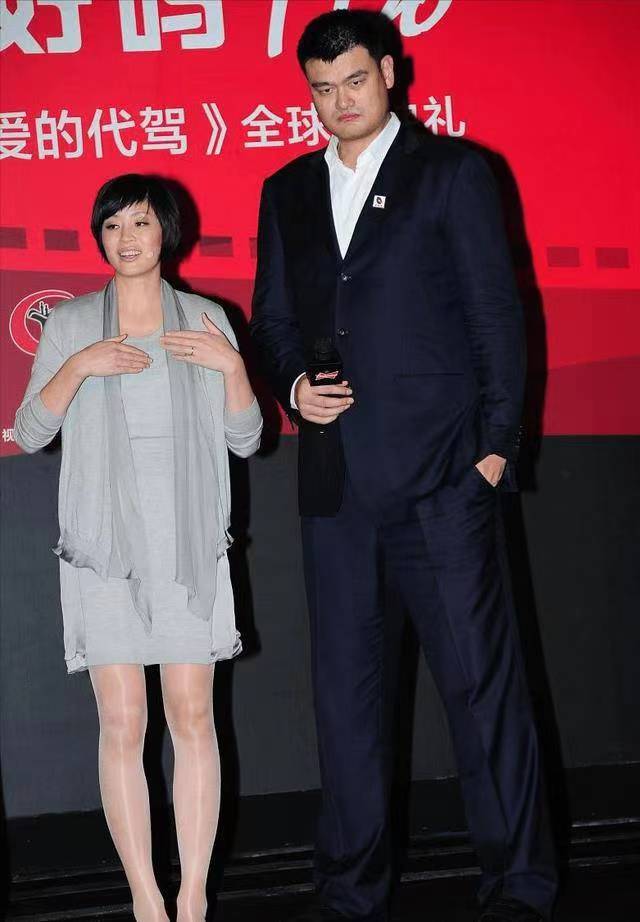 姚明一家三口罕见曝光,姚明一家有多高