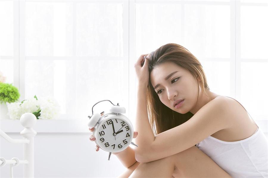 总是凌晨三四点醒然后继续睡,总是凌晨三点二十分醒