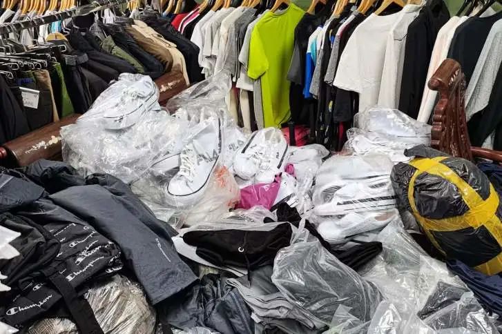 乌市查获一起销售假冒注册商标案,公安破获假冒注册商标的商品案