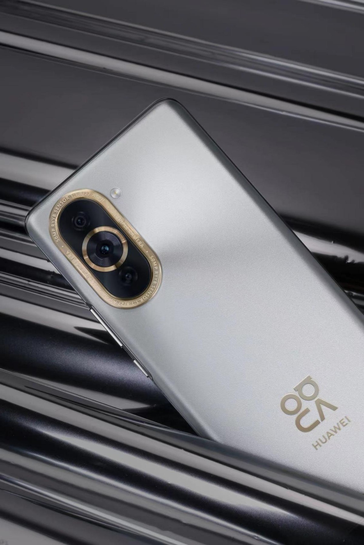 智能手机推荐华为nova10,华为nova10与nova10pro前摄