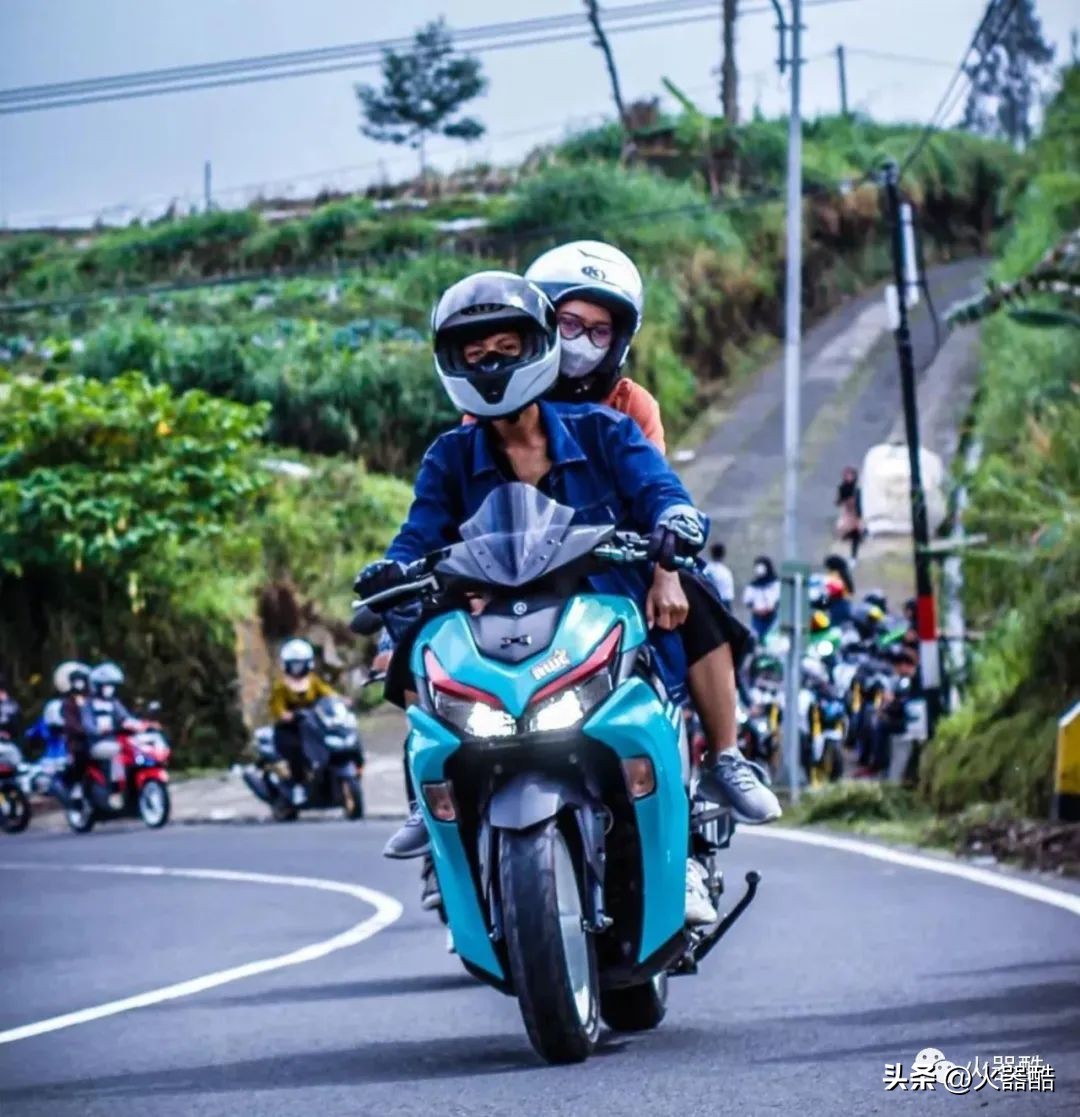 雅马哈nvx155帅气视频,aerox155与nvx155哪个好