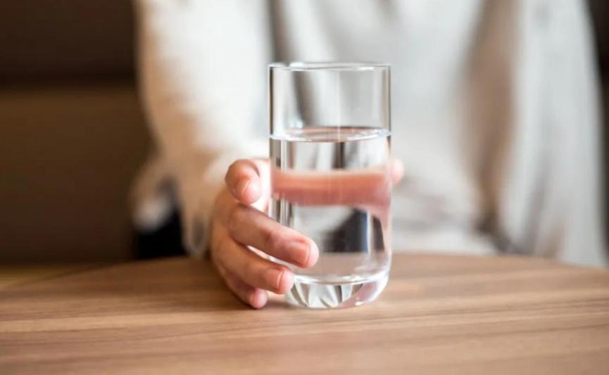 高血压突发家人怎么急救,家中高血压引起脑溢血急救药