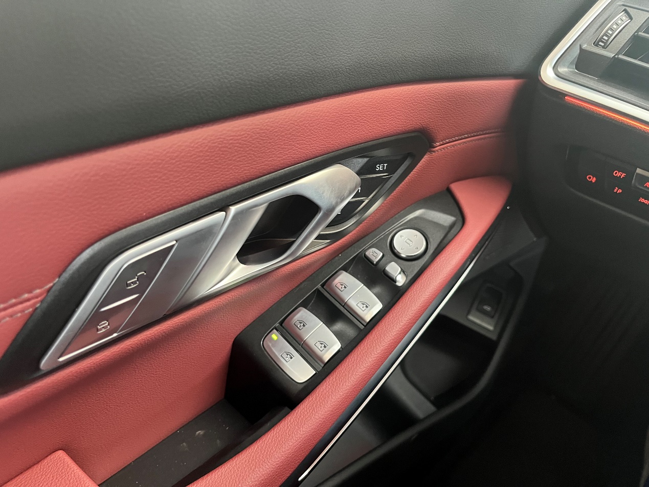 全新一代宝马3系此地无银试驾,宝马3系操控性最好的是哪一款