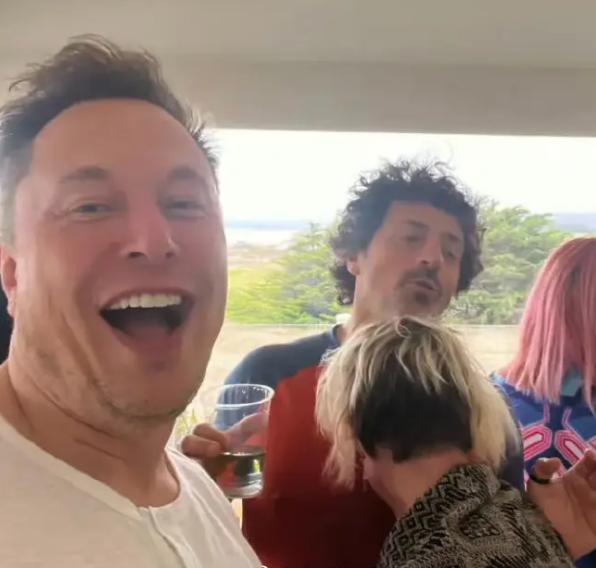 马斯克人生经历图片,马斯克的最新情感状况