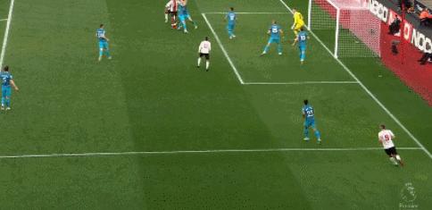 6-1!6-0!2-1!足坛疯狂1夜:多特大胜曼城横扫C罗世界波率队绝杀