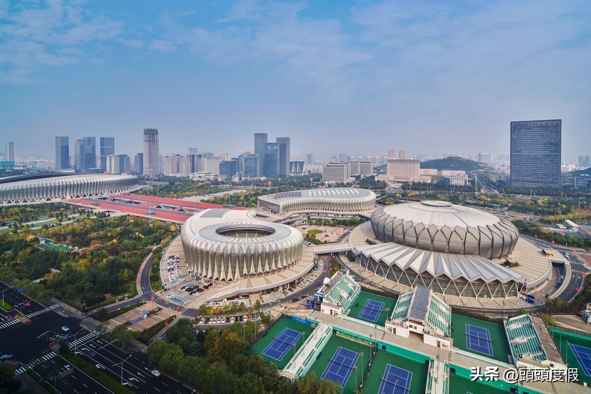 济南前十酒店,趵突泉一城山色半城湖