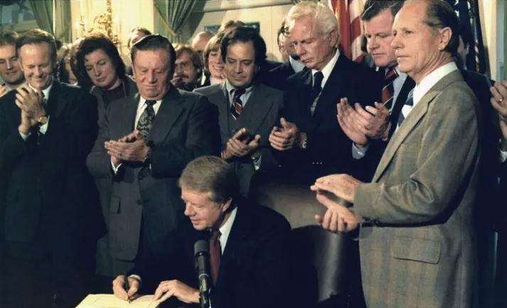 美国“最差”总统卡特：自称差点被解放军俘虏，98岁仍在工地盖房