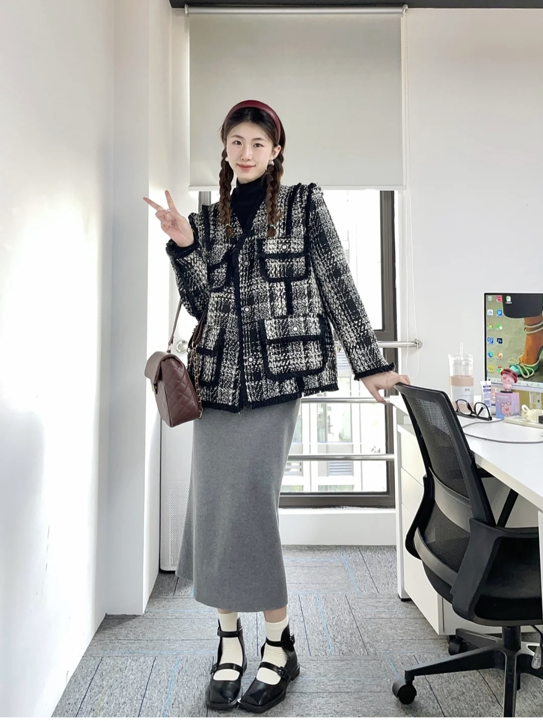 小香风半身裙怎么穿出高级感,小香风半身裙中长款搭配